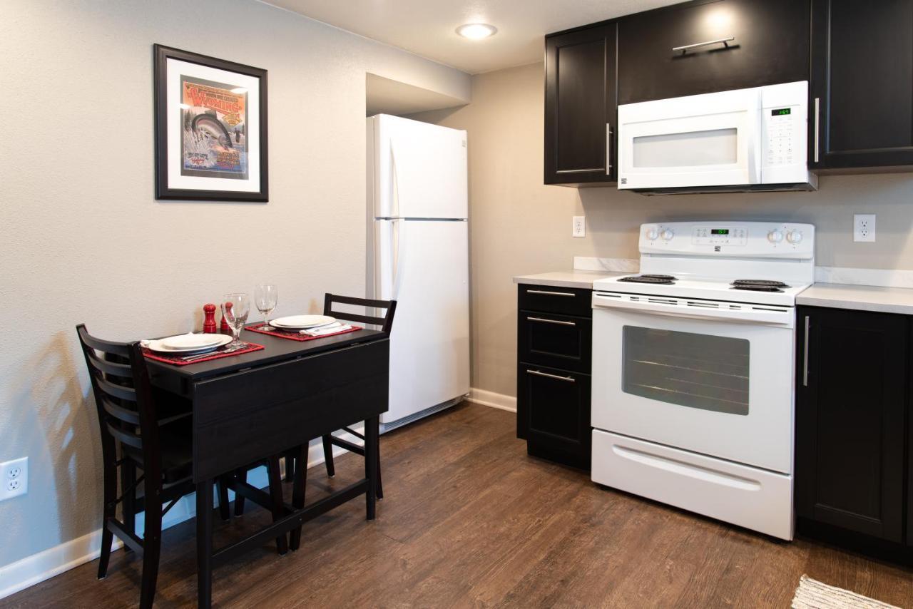 The Lewis House Apartment *